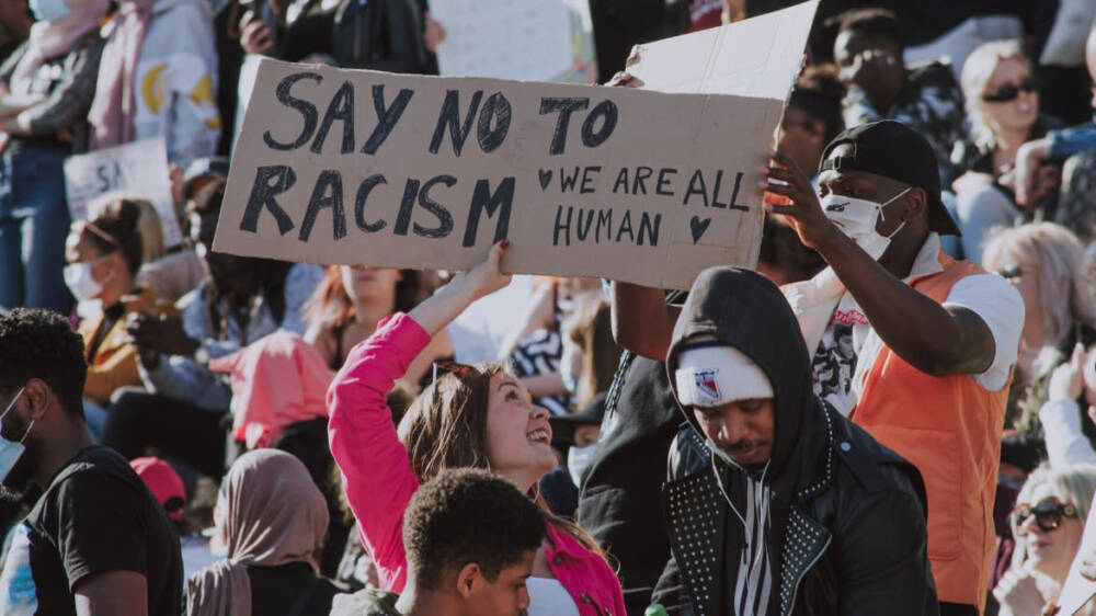 Дискриминация рас. Современный расизм. Расизм картинки. Картинки против расизма. Ращизм.